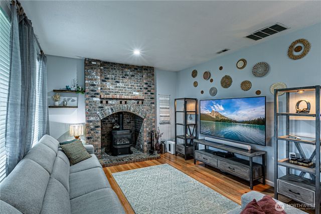 8611 165th Street Ct E, Puyallup, WA 98375