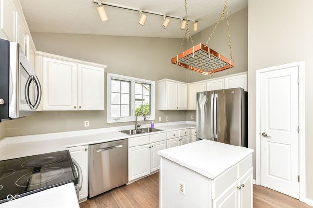 18015 Sun Ridge Circle, Noblesville, IN 46062