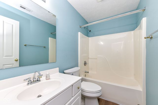 18015 Sun Ridge Circle, Noblesville, IN 46062