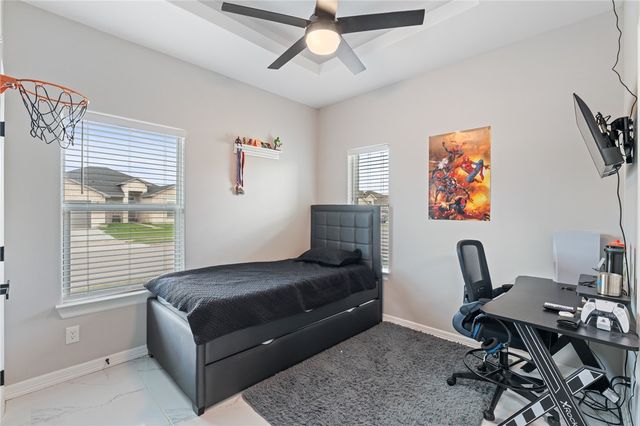102 Prestwick Dr, Portland, TX 78374