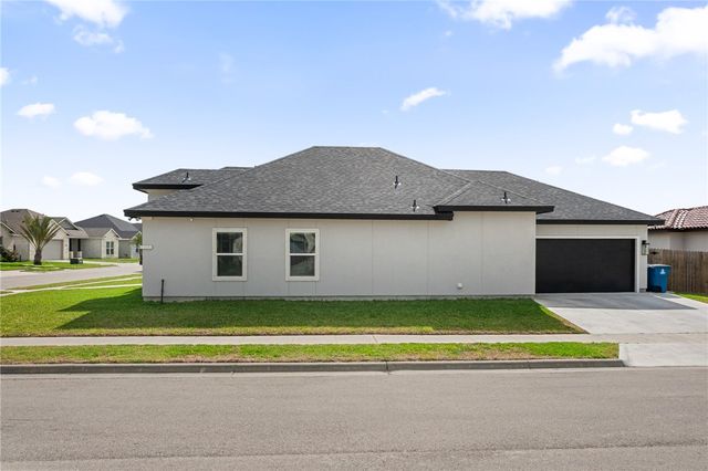 102 Prestwick Dr, Portland, TX 78374