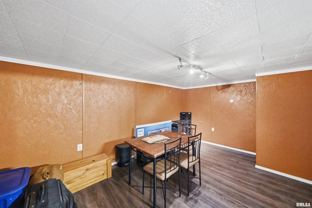 932 S SUMNER Avenue, Peoria, IL 61605