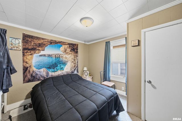 932 S SUMNER Avenue, Peoria, IL 61605