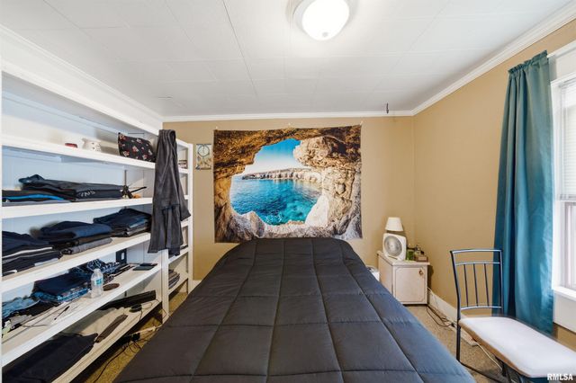 932 S SUMNER Avenue, Peoria, IL 61605