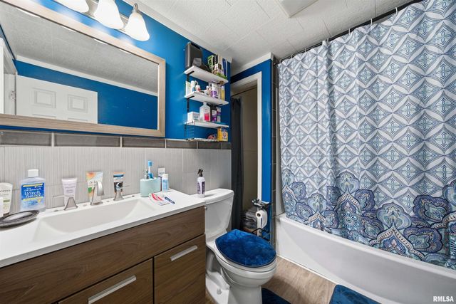 932 S SUMNER Avenue, Peoria, IL 61605