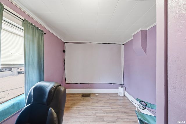 932 S SUMNER Avenue, Peoria, IL 61605