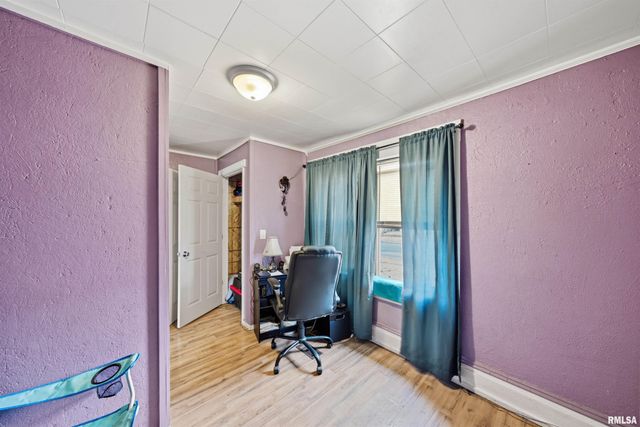 932 S SUMNER Avenue, Peoria, IL 61605