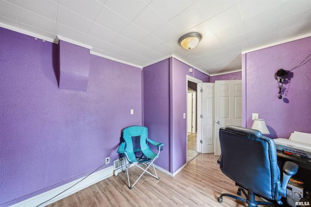 932 S SUMNER Avenue, Peoria, IL 61605