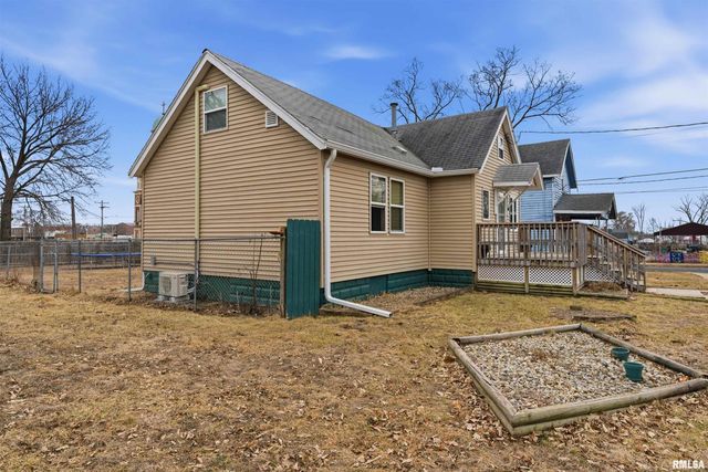 932 S SUMNER Avenue, Peoria, IL 61605