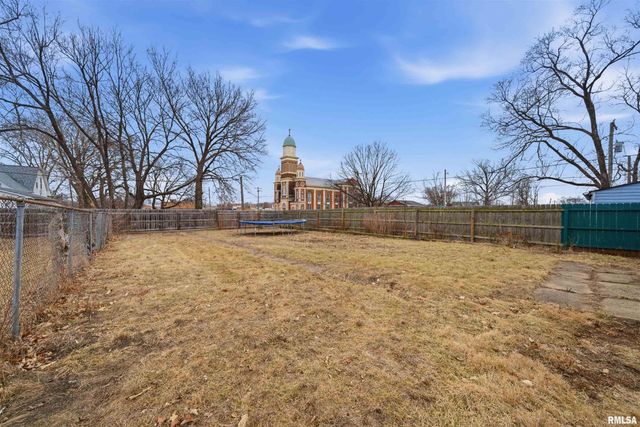 932 S SUMNER Avenue, Peoria, IL 61605