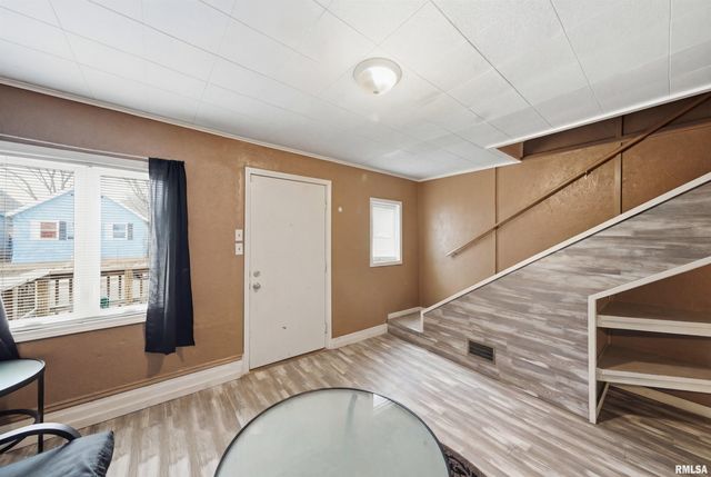 932 S SUMNER Avenue, Peoria, IL 61605