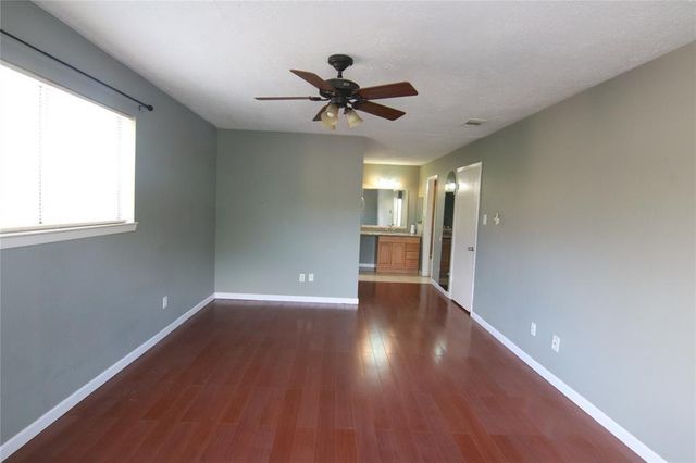 10555 Turtlewood Ct 1001, Houston, TX 77072