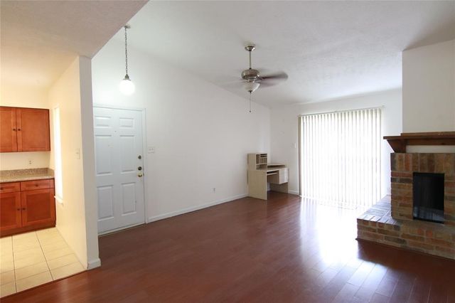 10555 Turtlewood Ct 1001, Houston, TX 77072