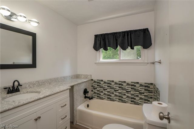 511 Taff Circle, Louisville, OH 44641