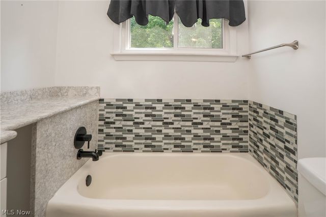 511 Taff Circle, Louisville, OH 44641