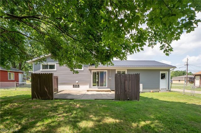 511 Taff Circle, Louisville, OH 44641