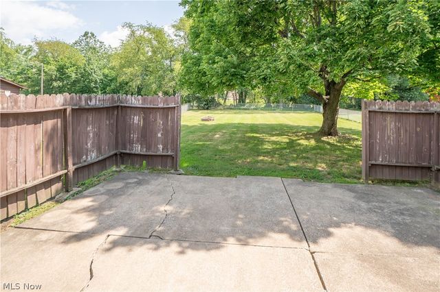 511 Taff Circle, Louisville, OH 44641