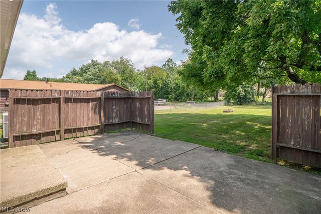 511 Taff Circle, Louisville, OH 44641