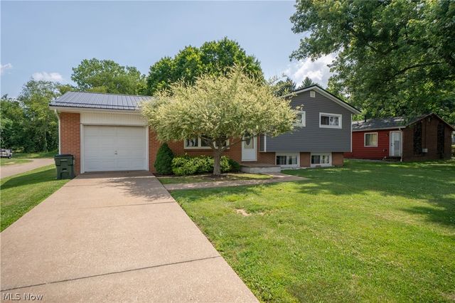 511 Taff Circle, Louisville, OH 44641