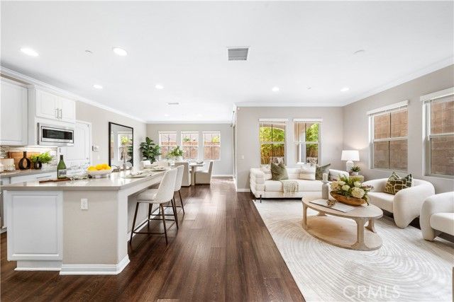 102 Yellow Pine, Irvine, CA 92618