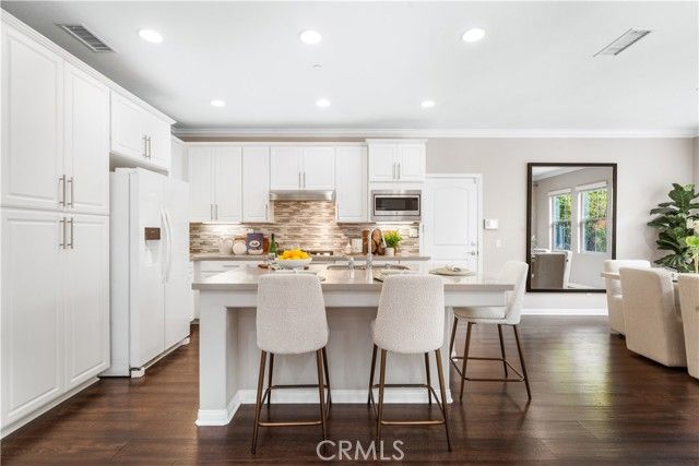 102 Yellow Pine, Irvine, CA 92618