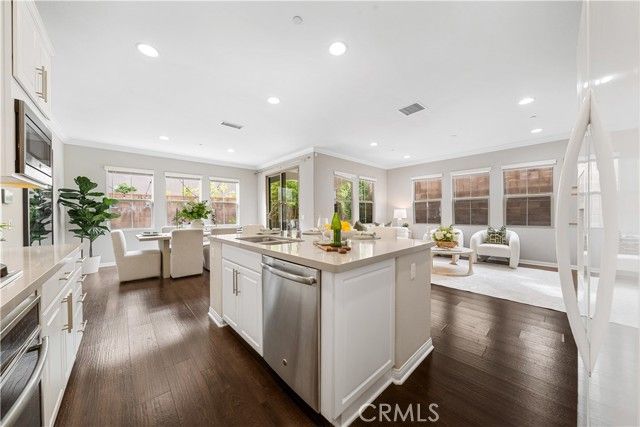 102 Yellow Pine, Irvine, CA 92618