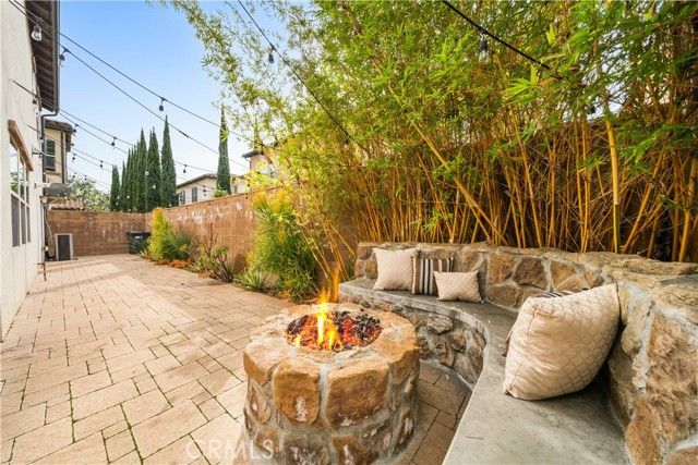 102 Yellow Pine, Irvine, CA 92618