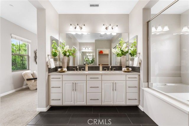 102 Yellow Pine, Irvine, CA 92618