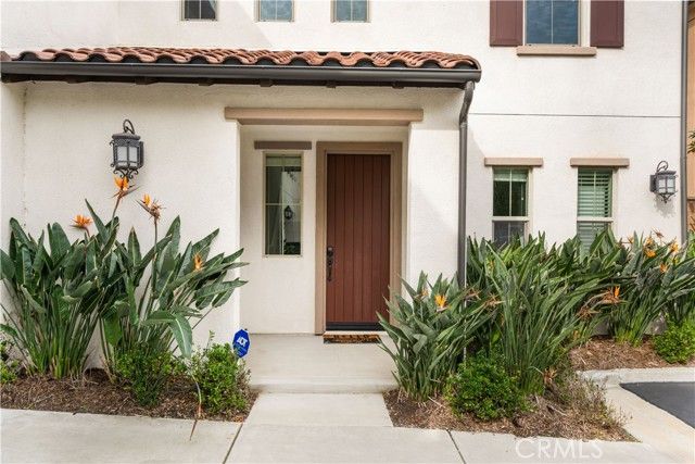 102 Yellow Pine, Irvine, CA 92618