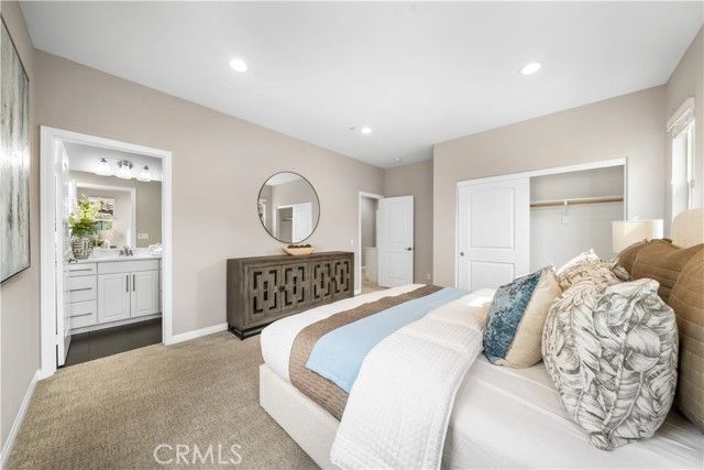 102 Yellow Pine, Irvine, CA 92618