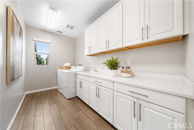 102 Yellow Pine, Irvine, CA 92618