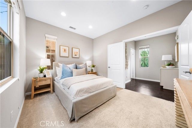 102 Yellow Pine, Irvine, CA 92618