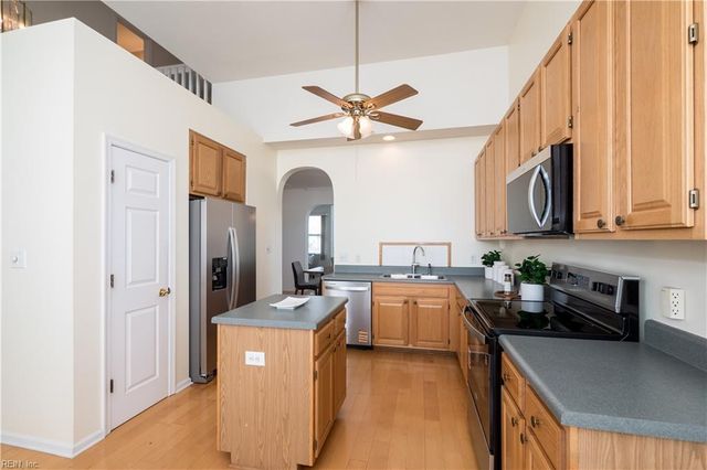 5035 Ocean WAY, Norfolk, VA 23518