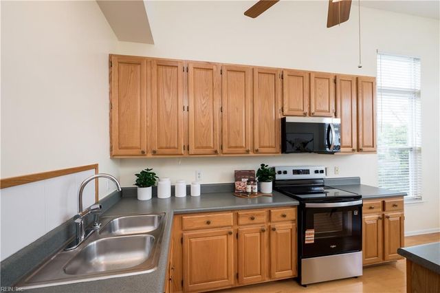 5035 Ocean WAY, Norfolk, VA 23518