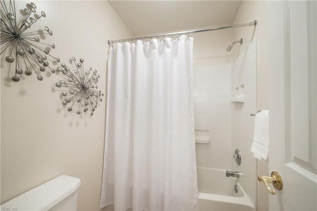 5035 Ocean WAY, Norfolk, VA 23518