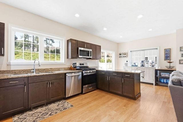 29 Tea Party Dr 29, Uxbridge, MA 01569