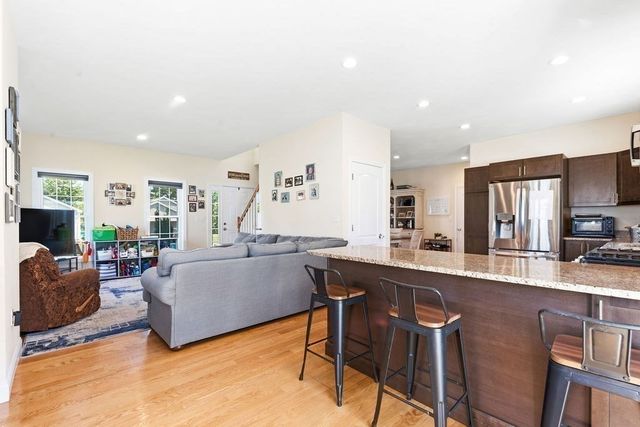 29 Tea Party Dr 29, Uxbridge, MA 01569