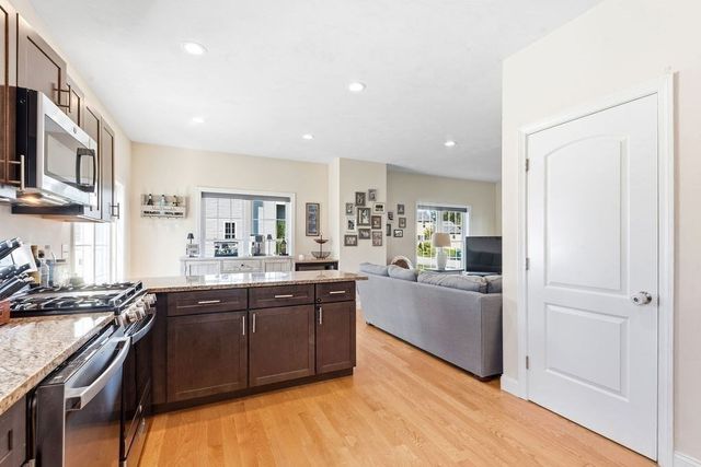 29 Tea Party Dr 29, Uxbridge, MA 01569