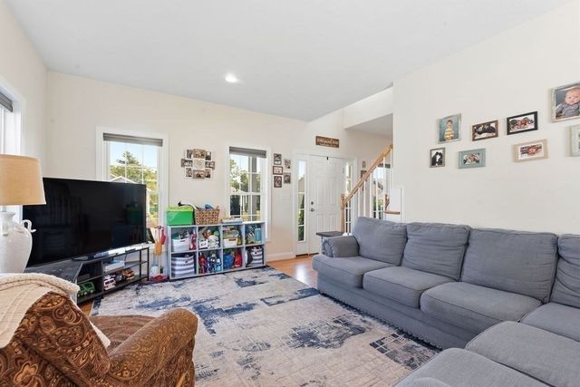 29 Tea Party Dr 29, Uxbridge, MA 01569