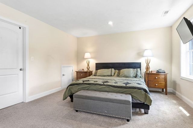 29 Tea Party Dr 29, Uxbridge, MA 01569