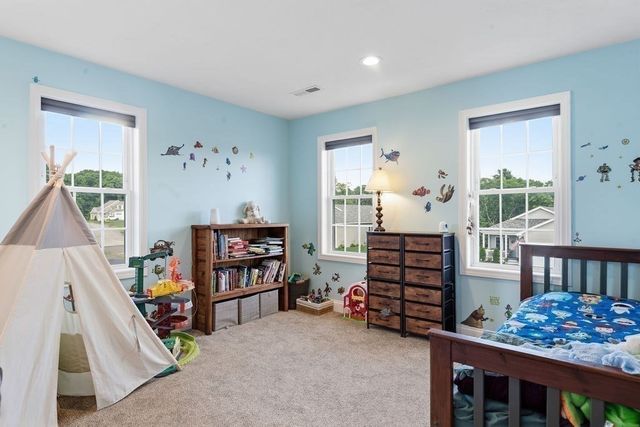 29 Tea Party Dr 29, Uxbridge, MA 01569