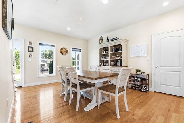 29 Tea Party Dr 29, Uxbridge, MA 01569