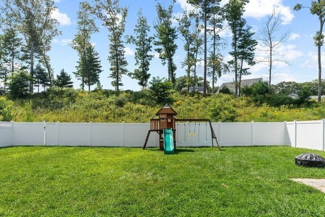 29 Tea Party Dr 29, Uxbridge, MA 01569
