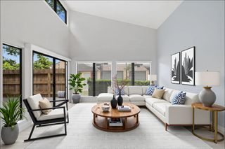 880 Tully Road 28, Houston, TX 77079