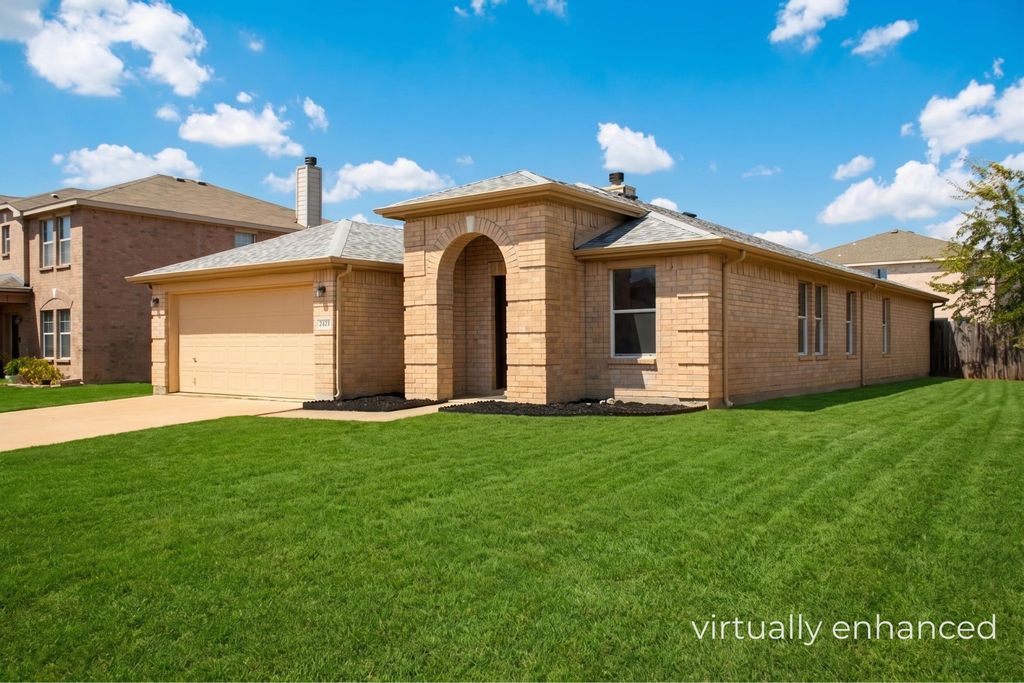 2420 Arroyo Springs Drive, Grand Prairie, TX 75052 — photo 2