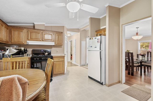 11155 West Drive, Demotte, IN 46310