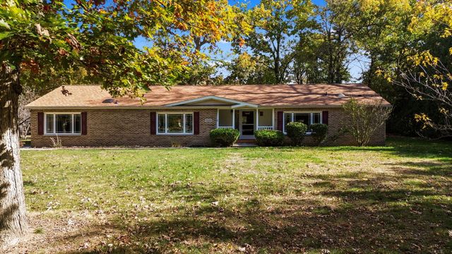 11155 West Drive, Demotte, IN 46310