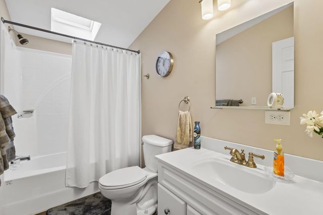 11155 West Drive, Demotte, IN 46310