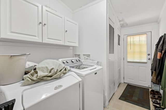 11155 West Drive, Demotte, IN 46310