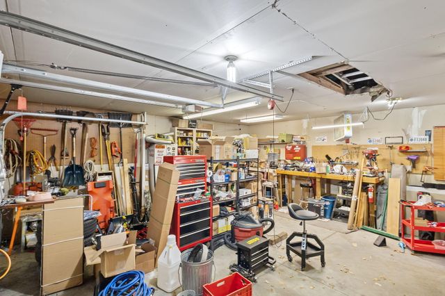 11155 West Drive, Demotte, IN 46310